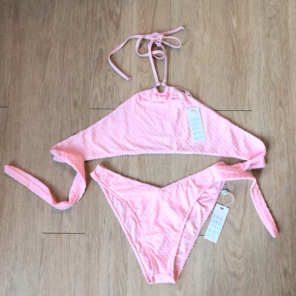 Frankies Bikinis Set Pink Textured Polka Dots